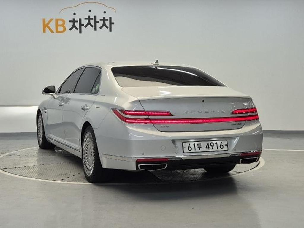 2019 GENESIS G90 