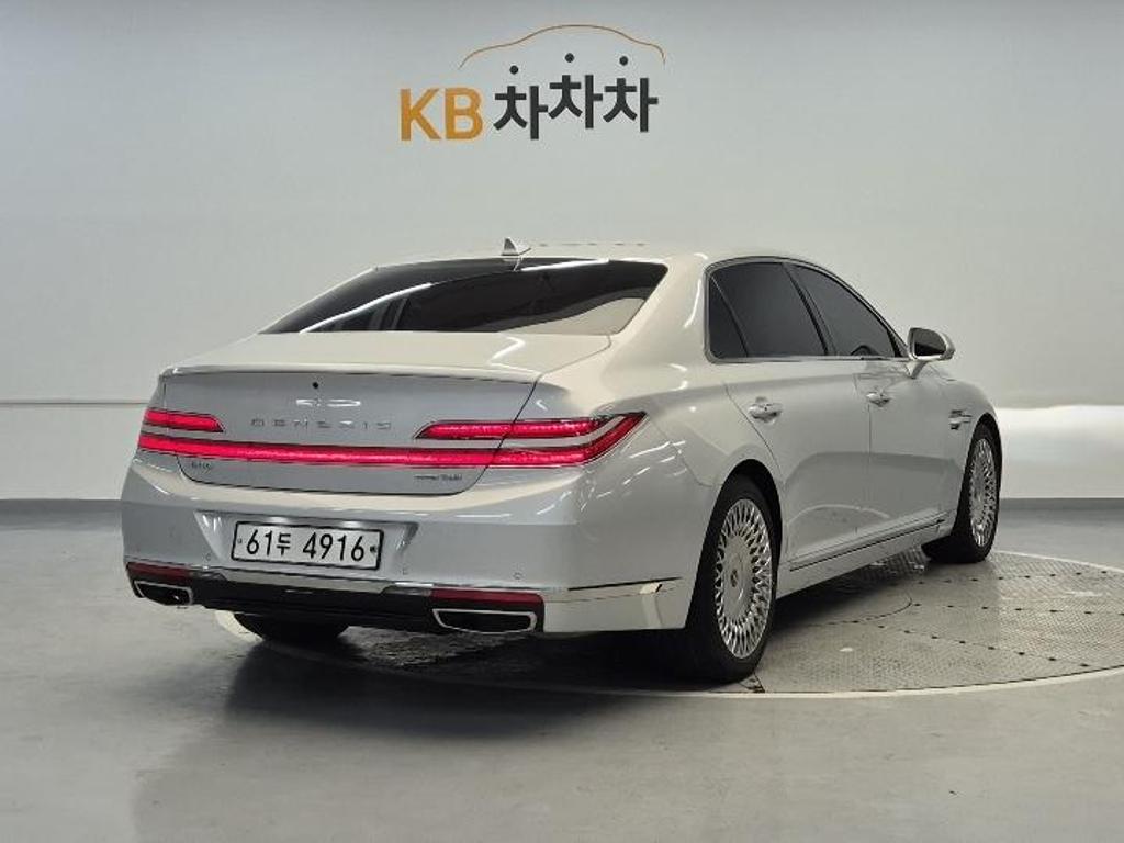 2019 GENESIS G90 