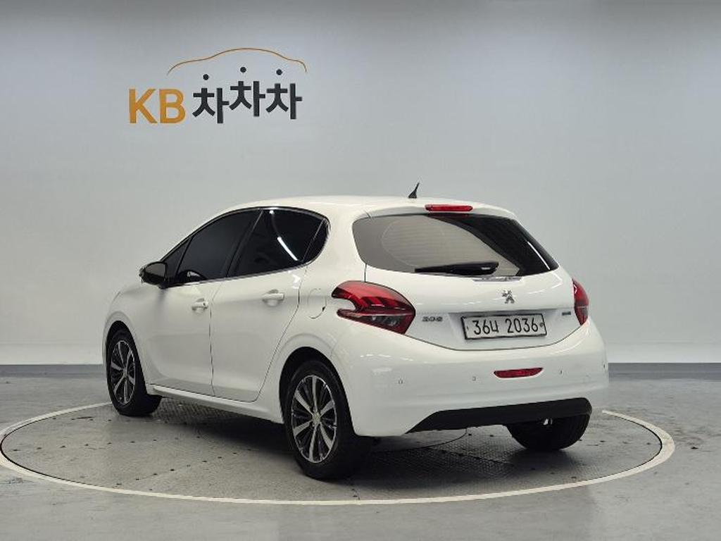 2017 PEUGEOT 208 