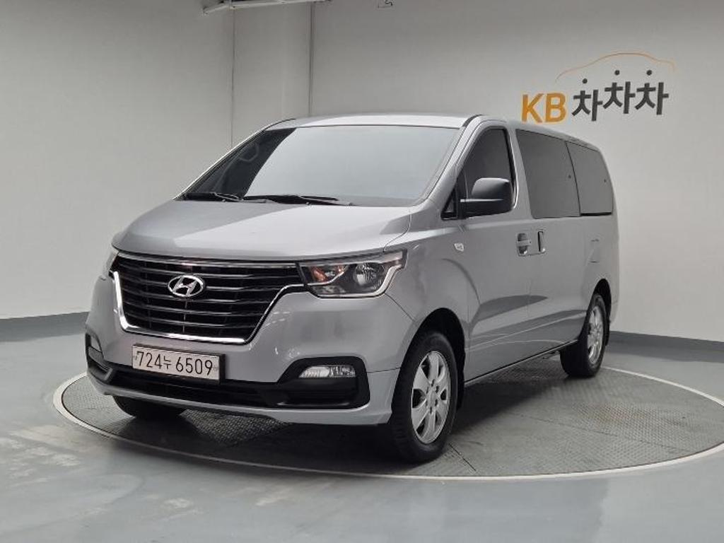 2018 HYUNDAI THE NEW GRAND STAREX 