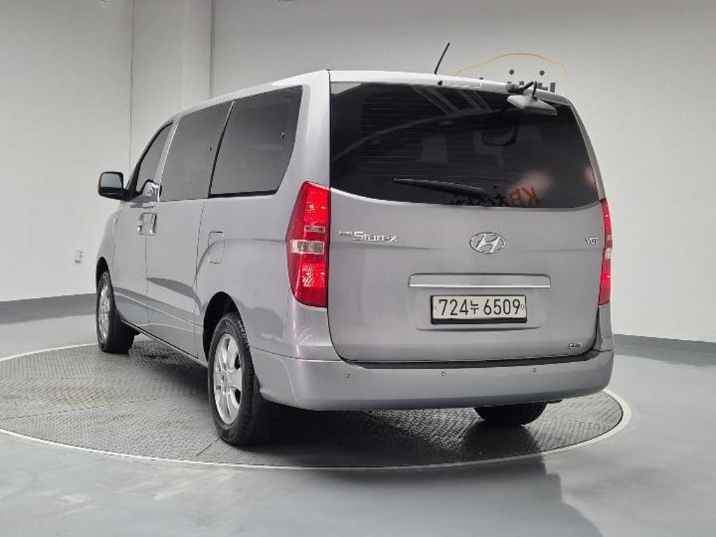 2018 HYUNDAI THE NEW GRAND STAREX 