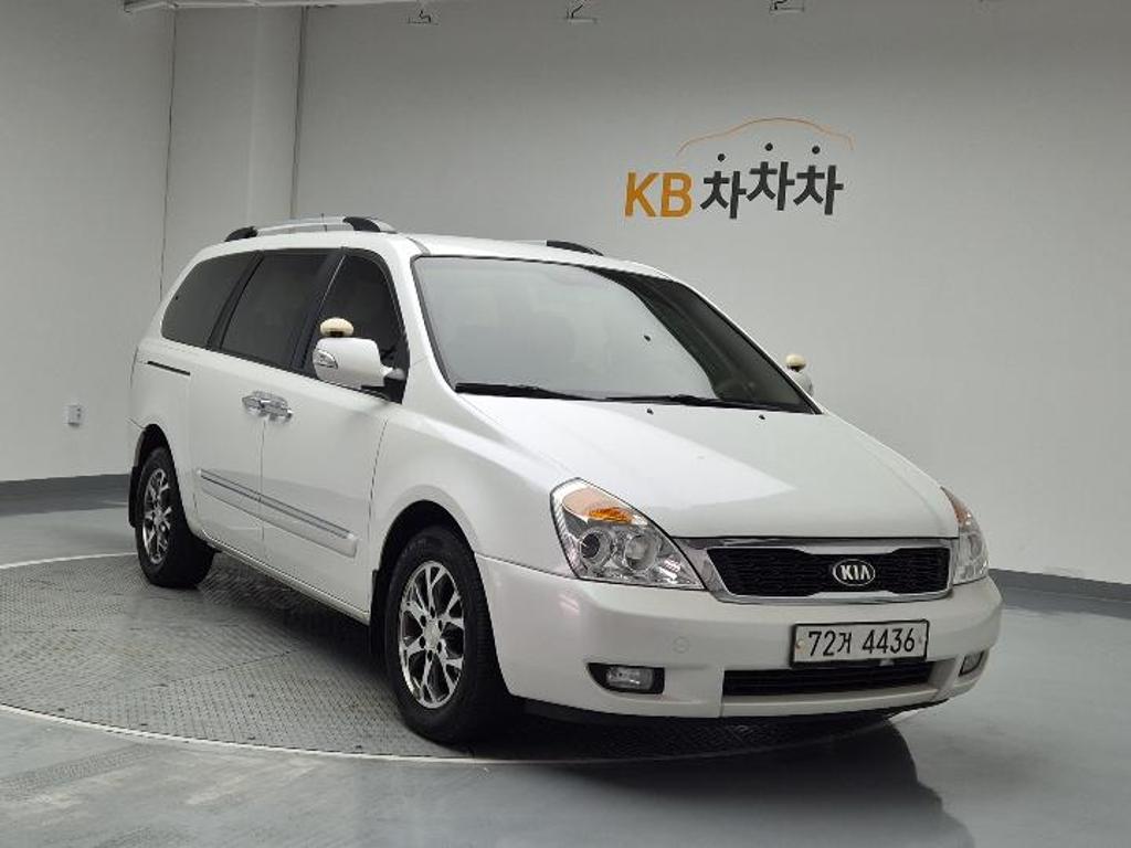 2013 KIA CARNIVAL R 