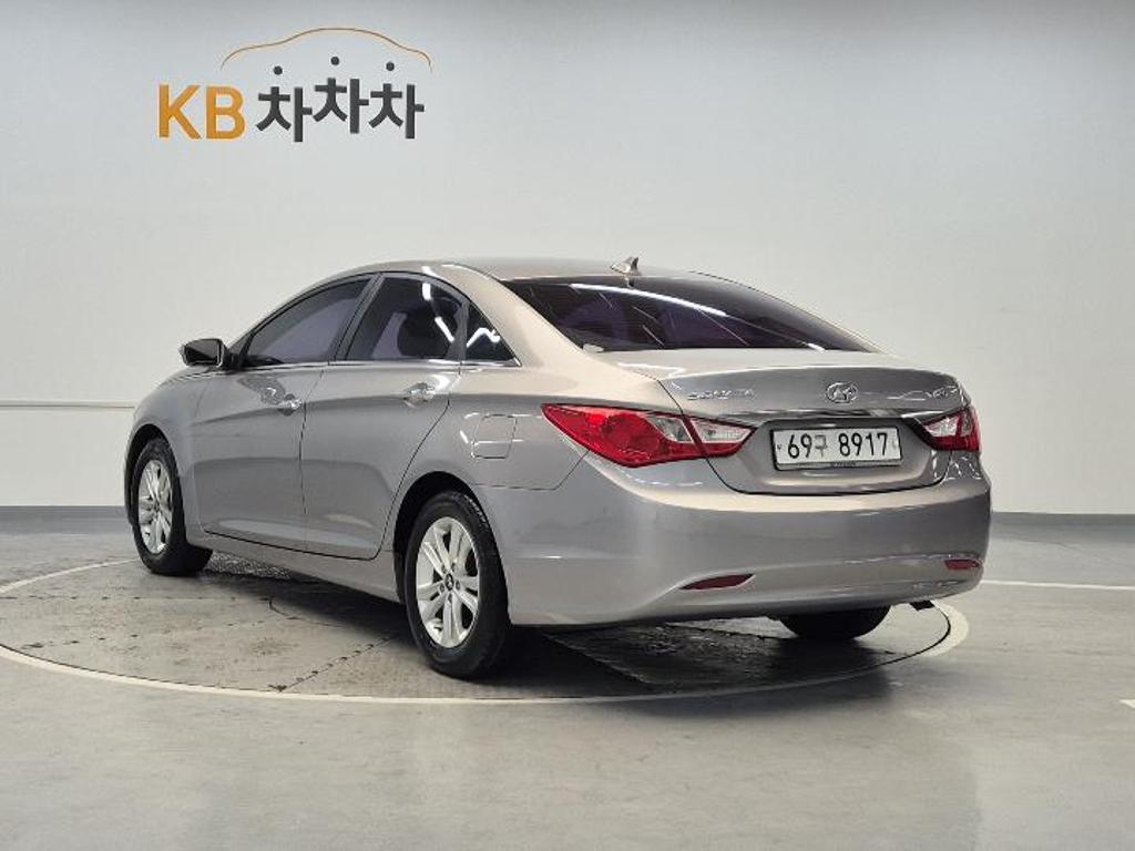 2010 HYUNDAI SONATA (YF) 