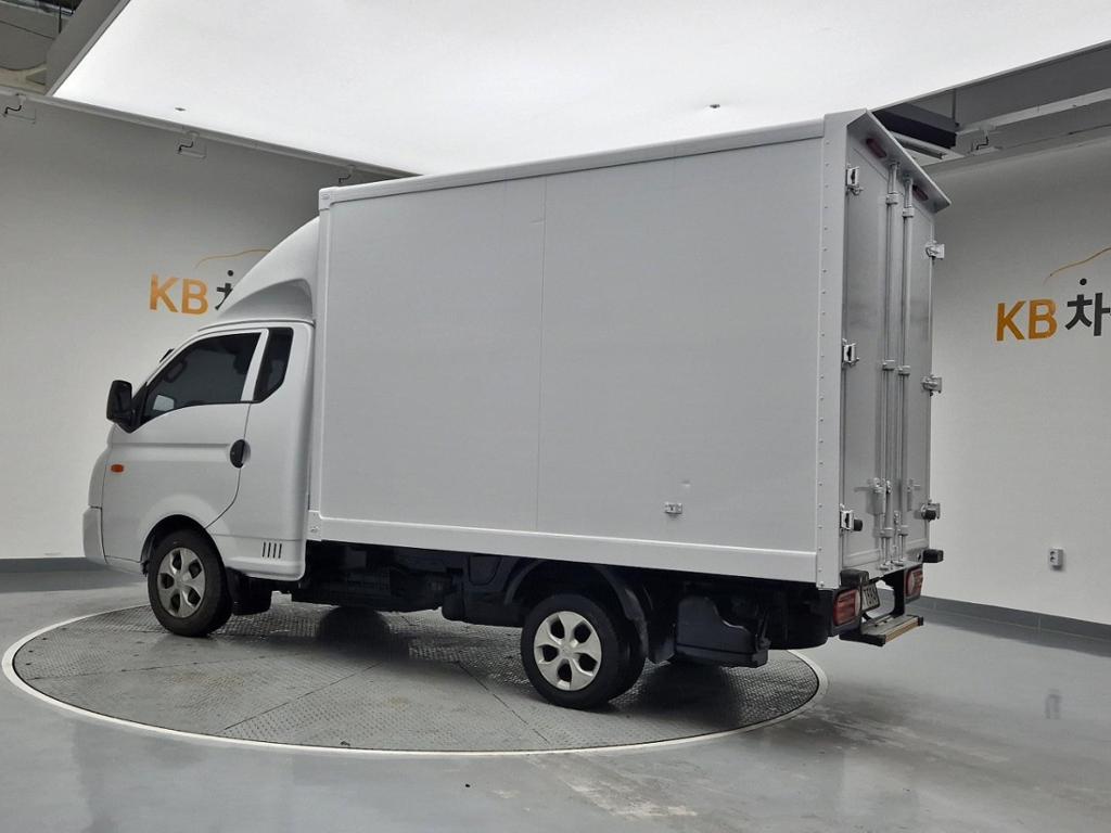 2022 HYUNDAI PORTER II 