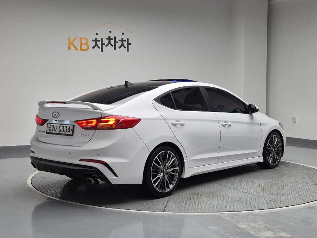 2017 HYUNDAI AVANTE AD 