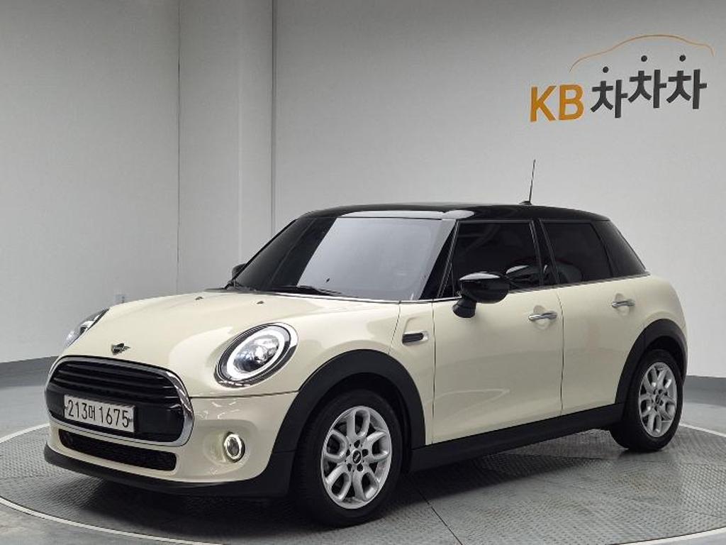 2020 MINI COOPER 