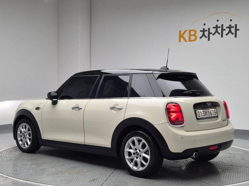 2020 MINI COOPER 
