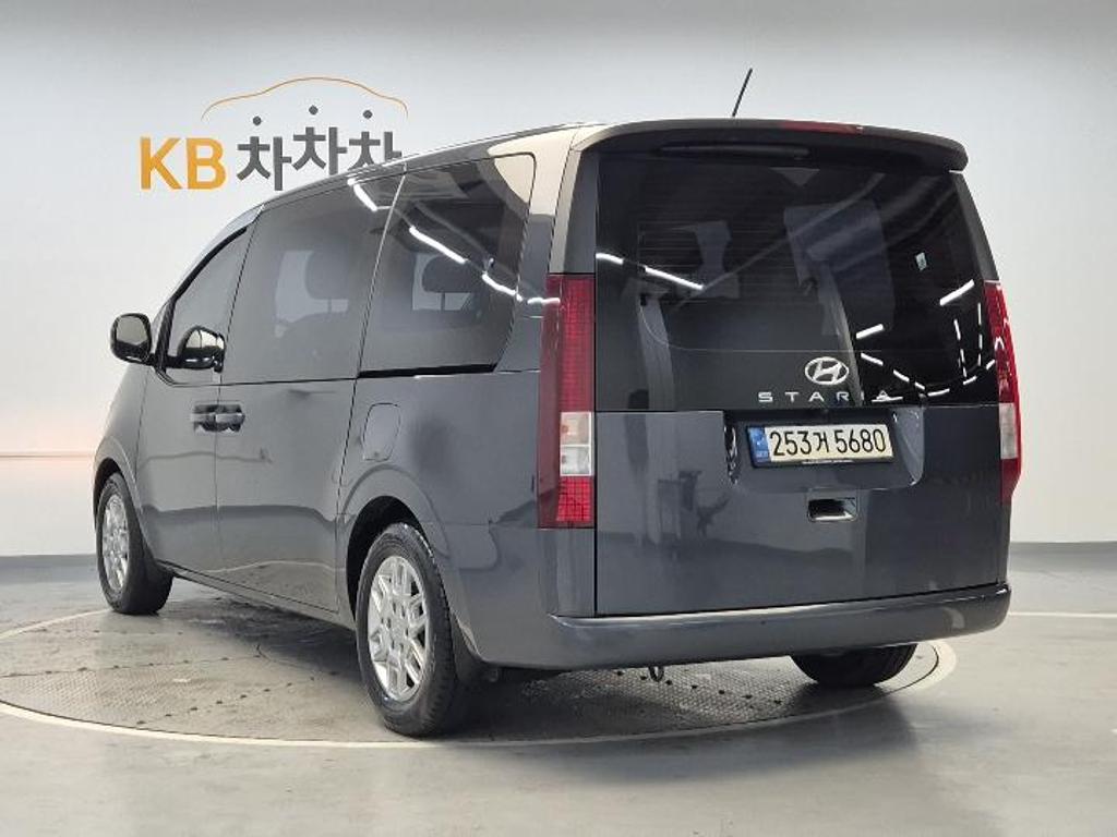 2022 HYUNDAI STARIA 