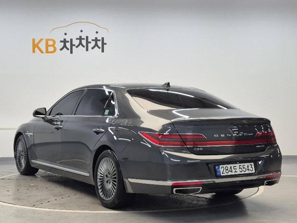 2019 GENESIS G90 