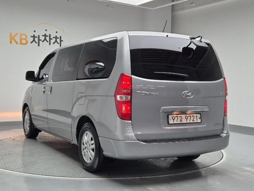 2016 HYUNDAI GRAND STAREX 