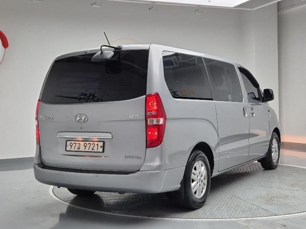 2016 HYUNDAI GRAND STAREX 