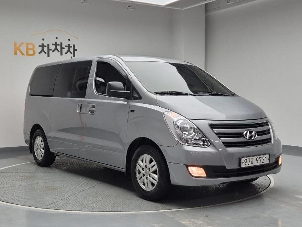 2016 HYUNDAI GRAND STAREX 