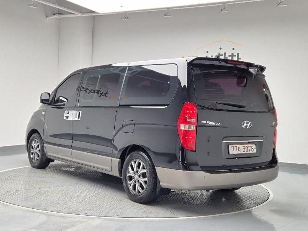 2016 HYUNDAI GRAND STAREX 