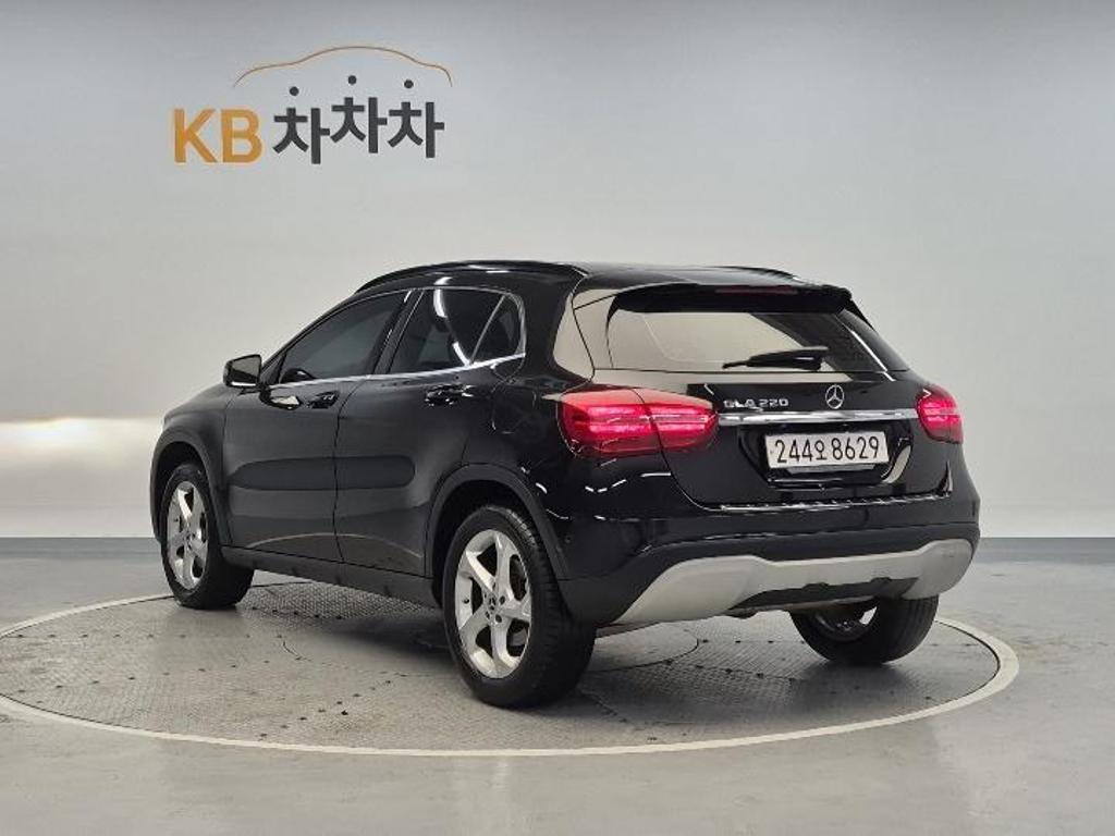2019 BENZ GLA CLASS 