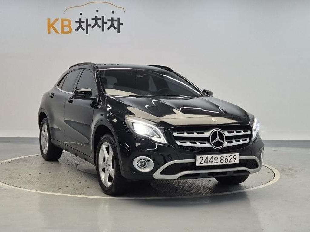 2019 BENZ GLA CLASS 