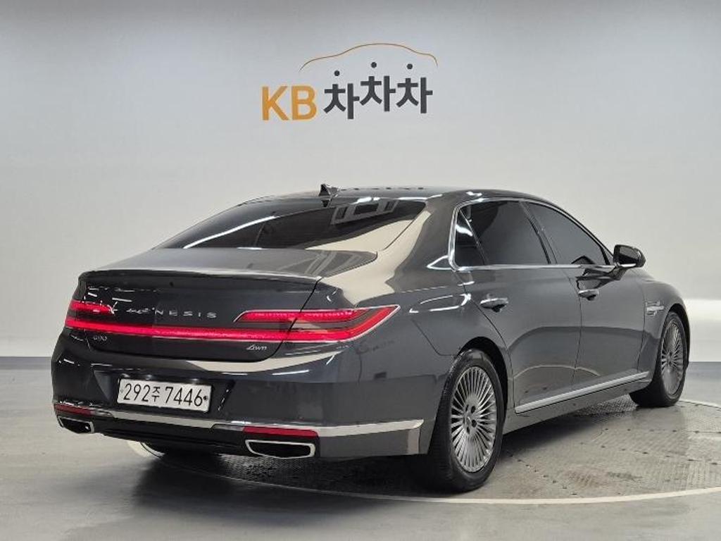 2021 GENESIS G90 