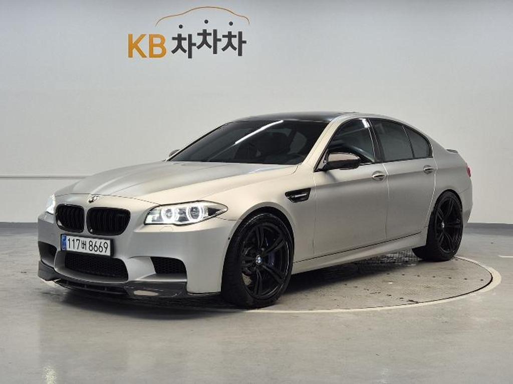 2016 BMW M5 (5Gen) 