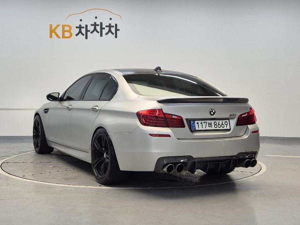 2016 BMW M5 (5Gen) 