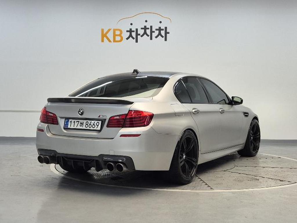 2016 BMW M5 (5Gen) 