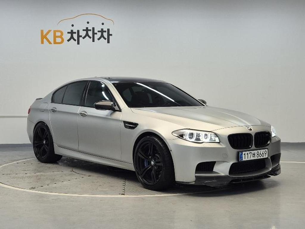 2016 BMW M5 (5Gen) 
