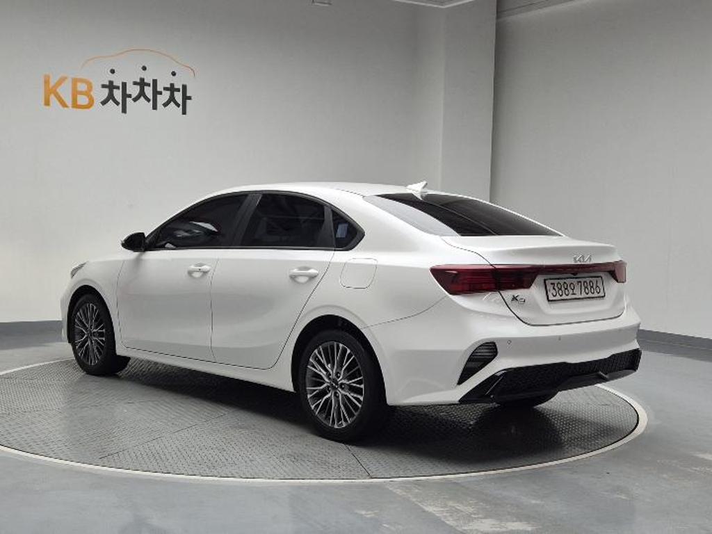 2022 KIA THE NEW K3 