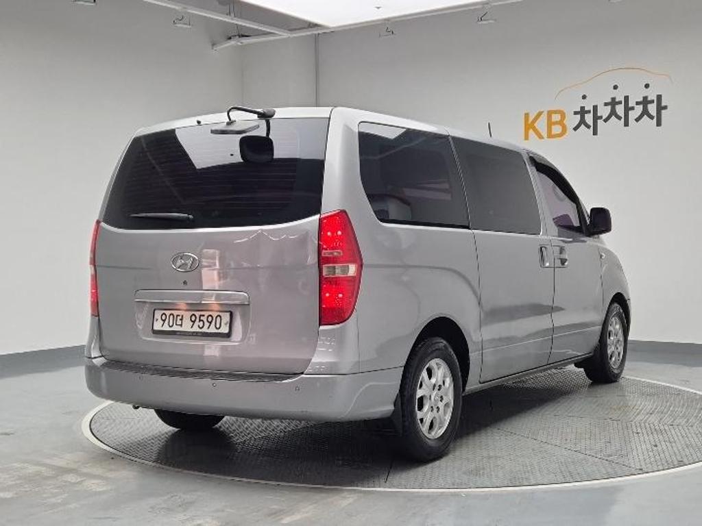2013 HYUNDAI GRAND STAREX 