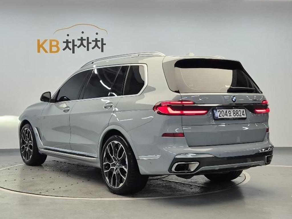 2024 BMW X7 