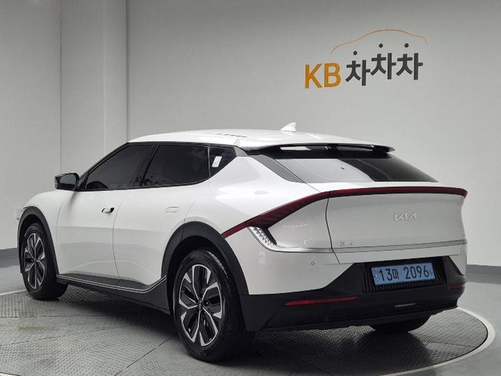 2022 KIA EV6 