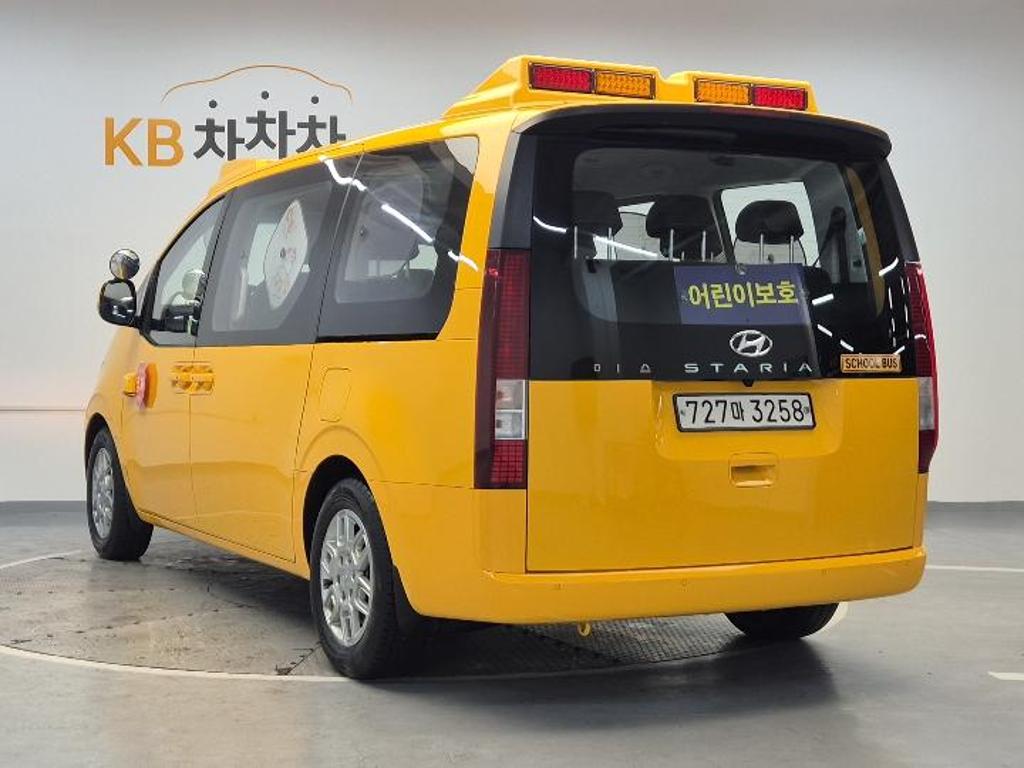 2023 HYUNDAI STARIA 