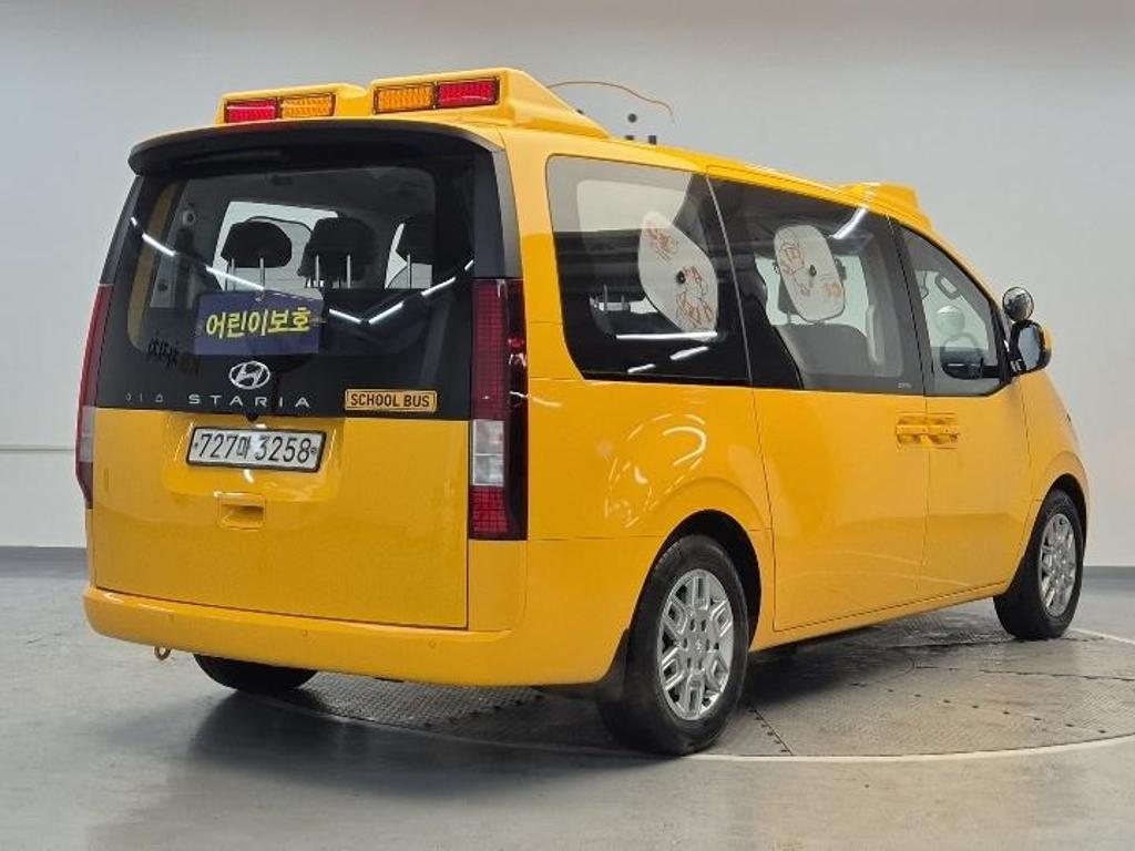 2023 HYUNDAI STARIA 