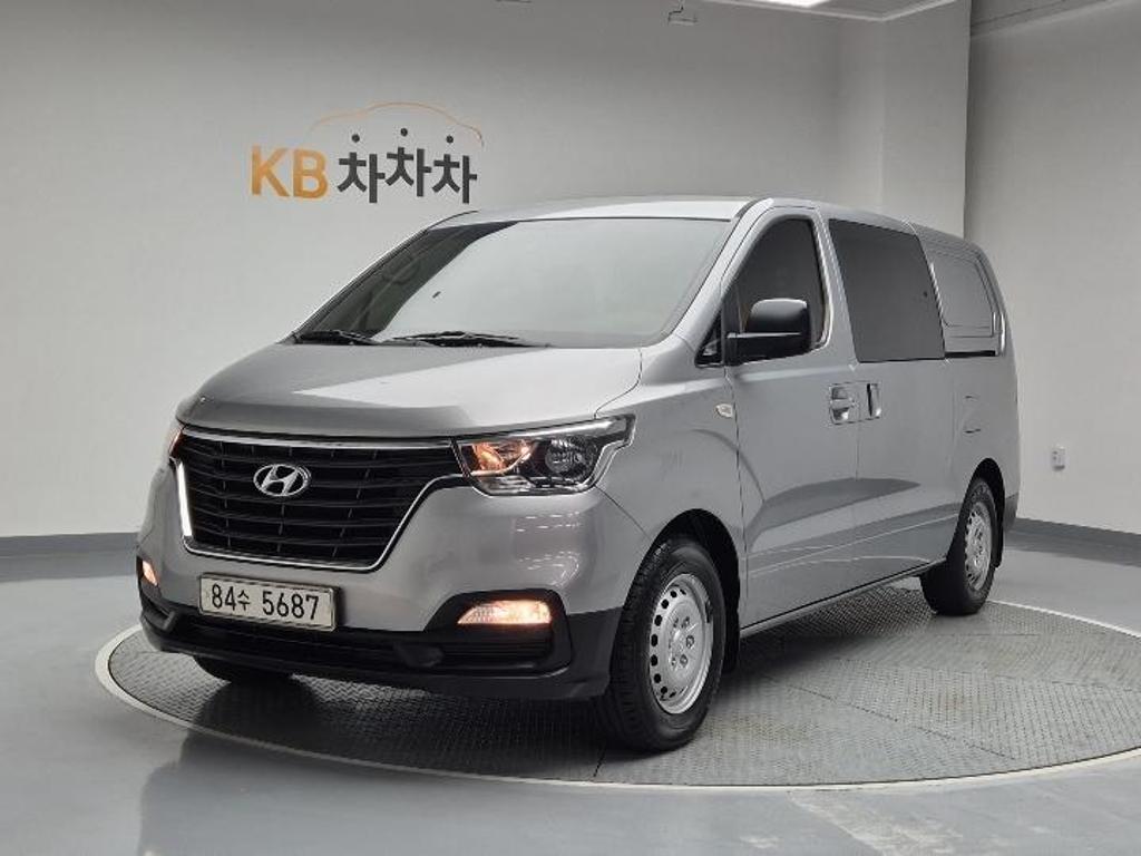 2021 HYUNDAI THE NEW GRAND STAREX 