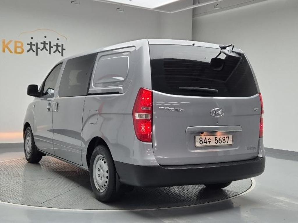 2021 HYUNDAI THE NEW GRAND STAREX 