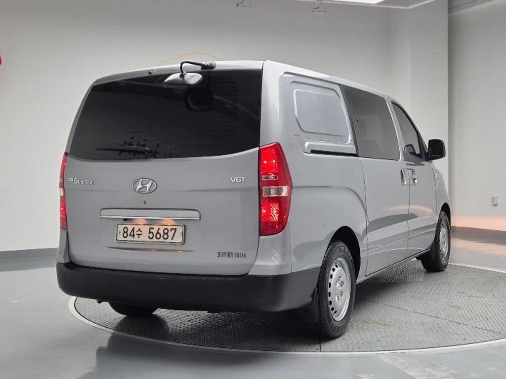 2021 HYUNDAI THE NEW GRAND STAREX 