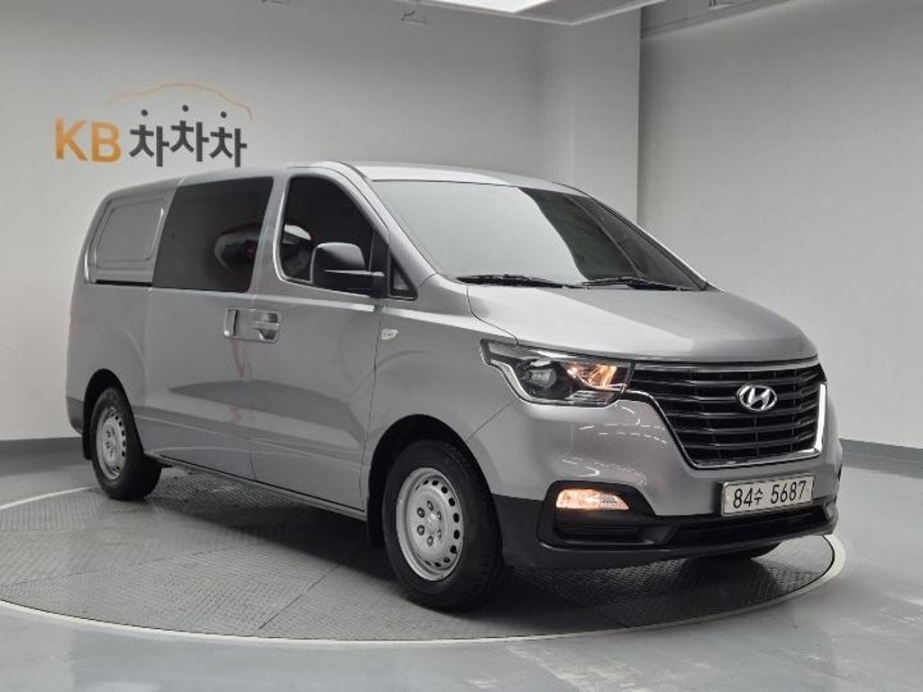 2021 HYUNDAI THE NEW GRAND STAREX 