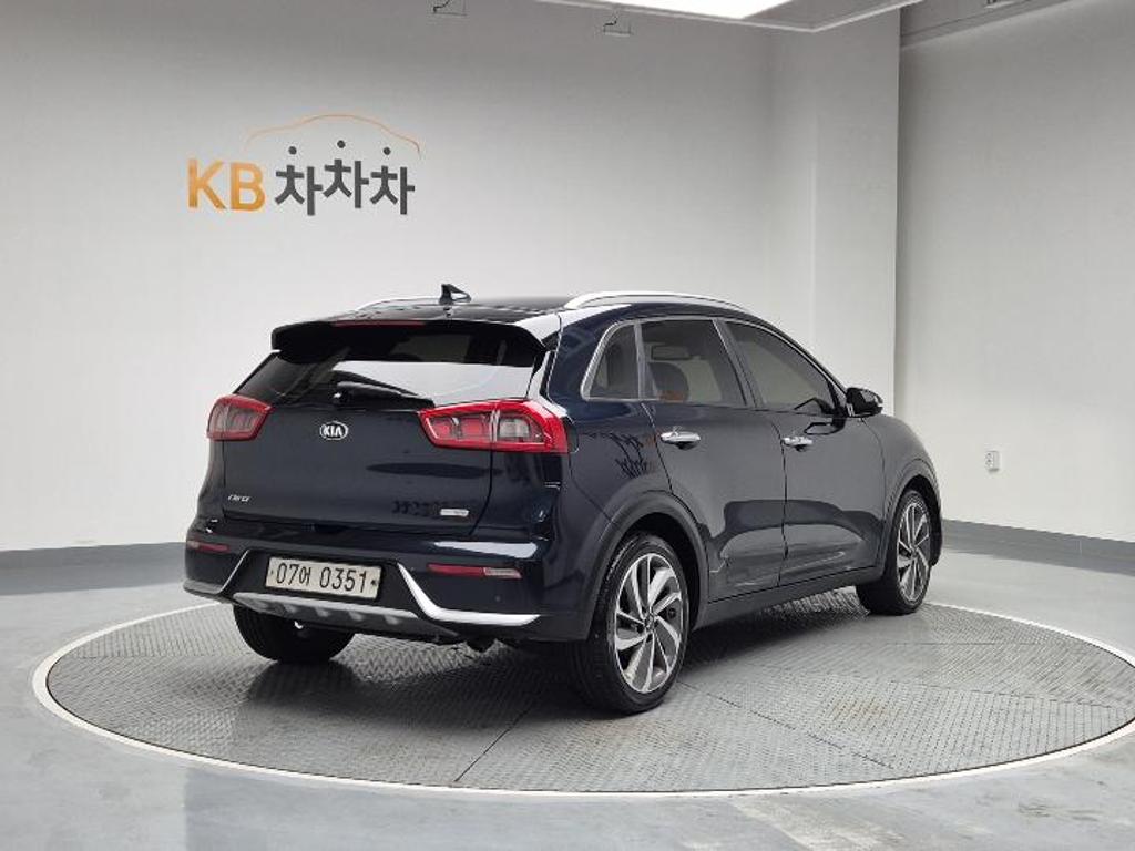 2017 KIA NIRO 
