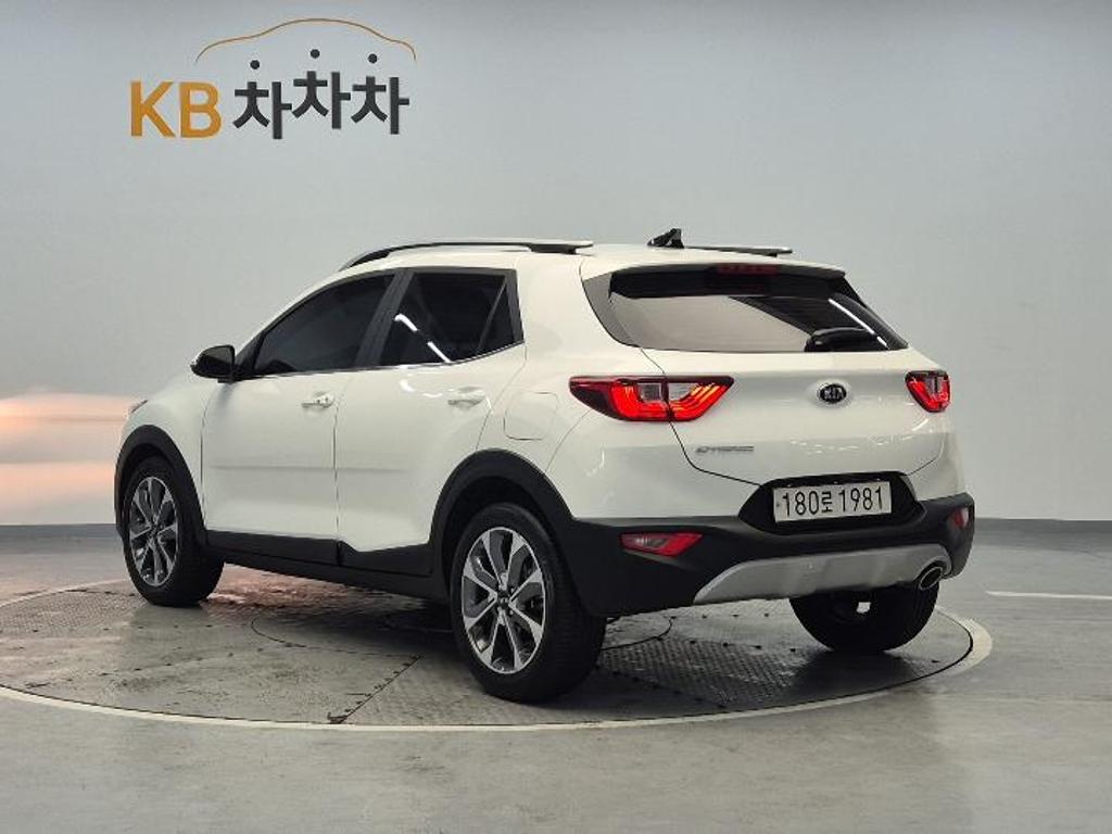 2020 KIA STONIC 