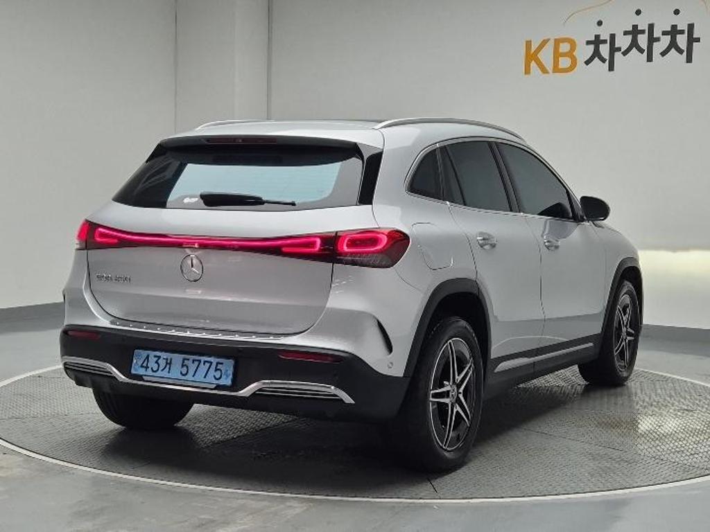 2022 BENZ EQA 