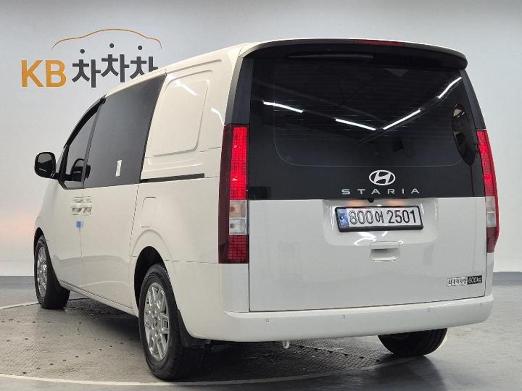 2025 HYUNDAI STARIA 