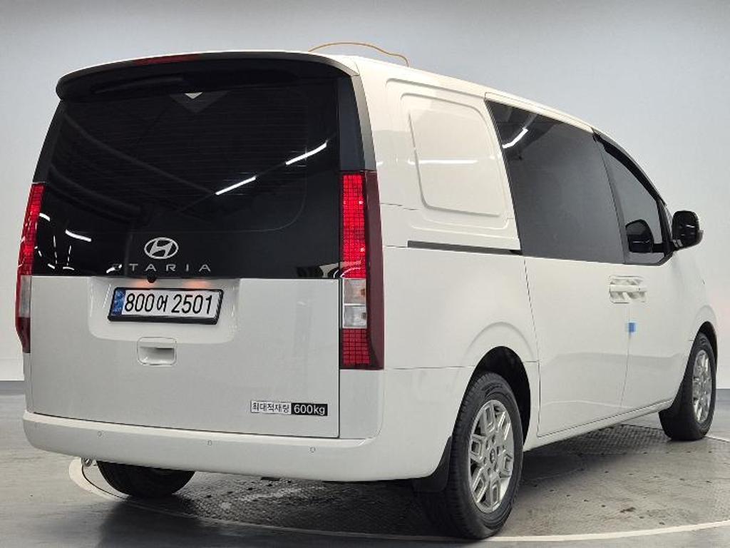 2025 HYUNDAI STARIA 