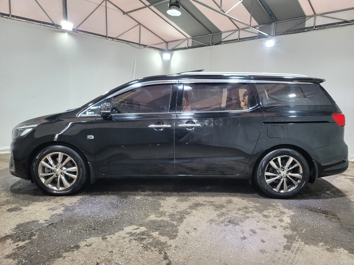 2019 KIA THE NEW CARNIVAL 