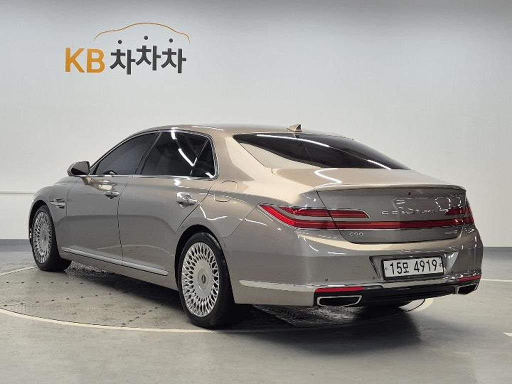 2019 GENESIS G90 