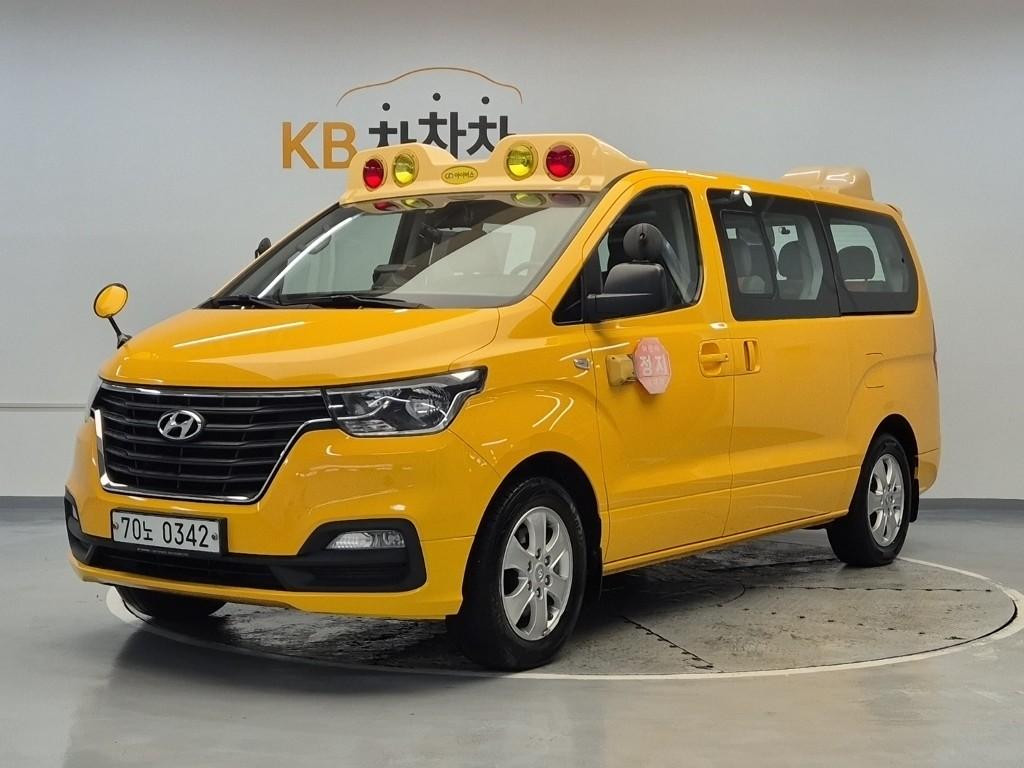 2019 HYUNDAI THE NEW GRAND STAREX 