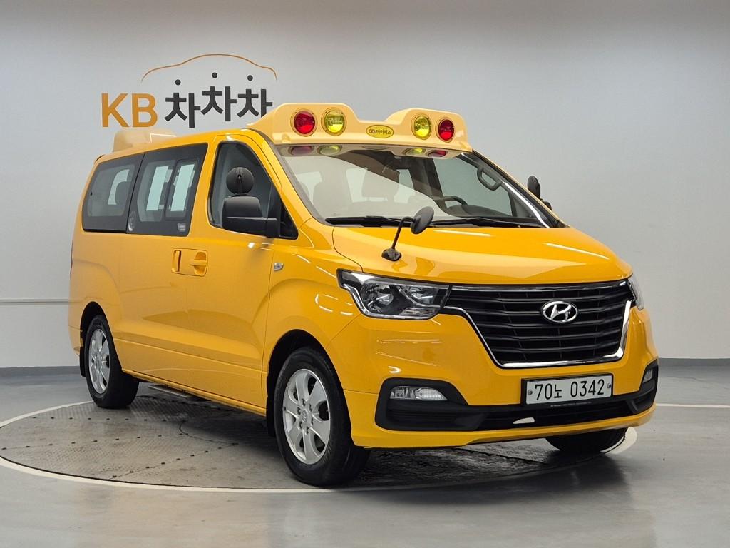 2019 HYUNDAI THE NEW GRAND STAREX 