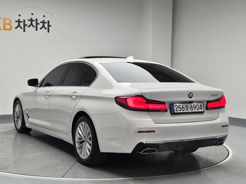 2023 BMW 5 SERIES (7Gen) 