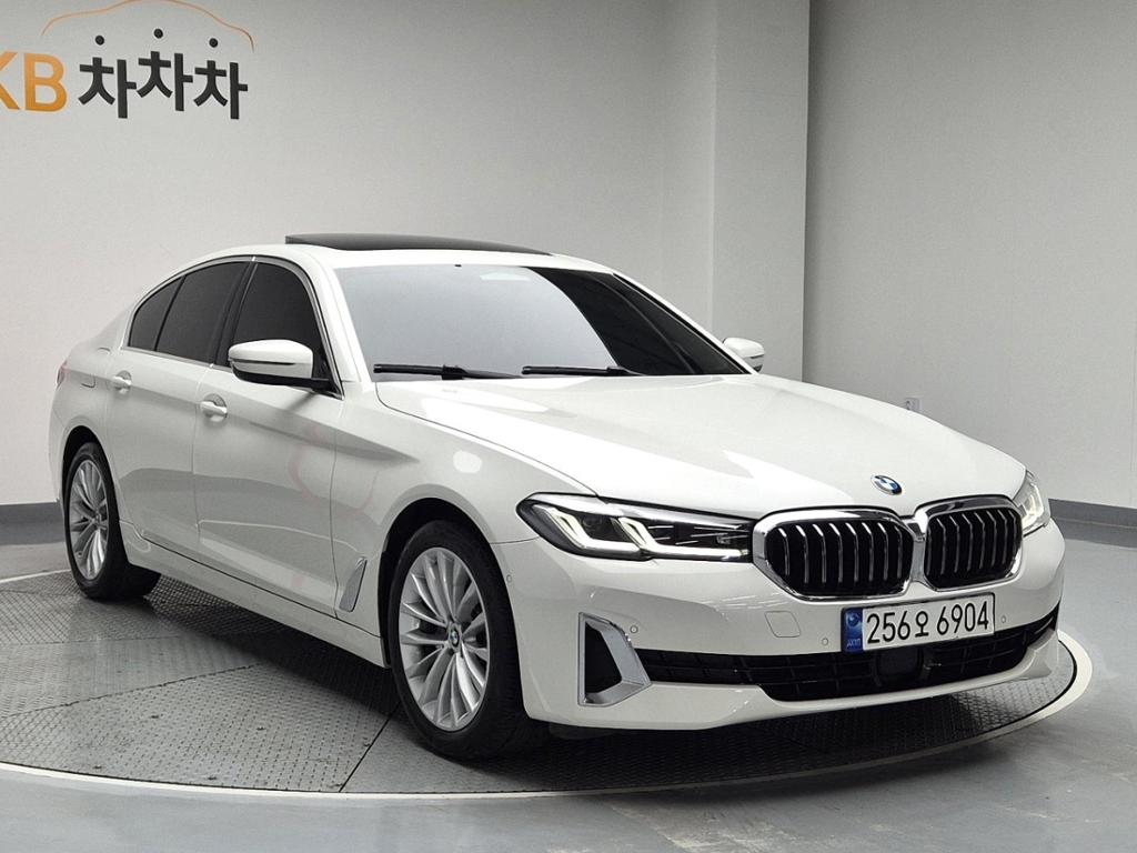 2023 BMW 5 SERIES (7Gen) 