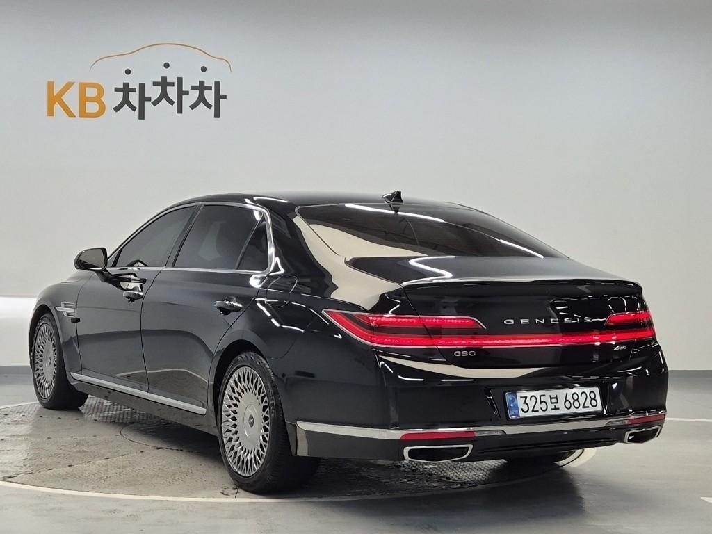 2021 GENESIS G90 