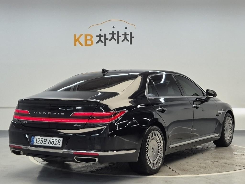 2021 GENESIS G90 