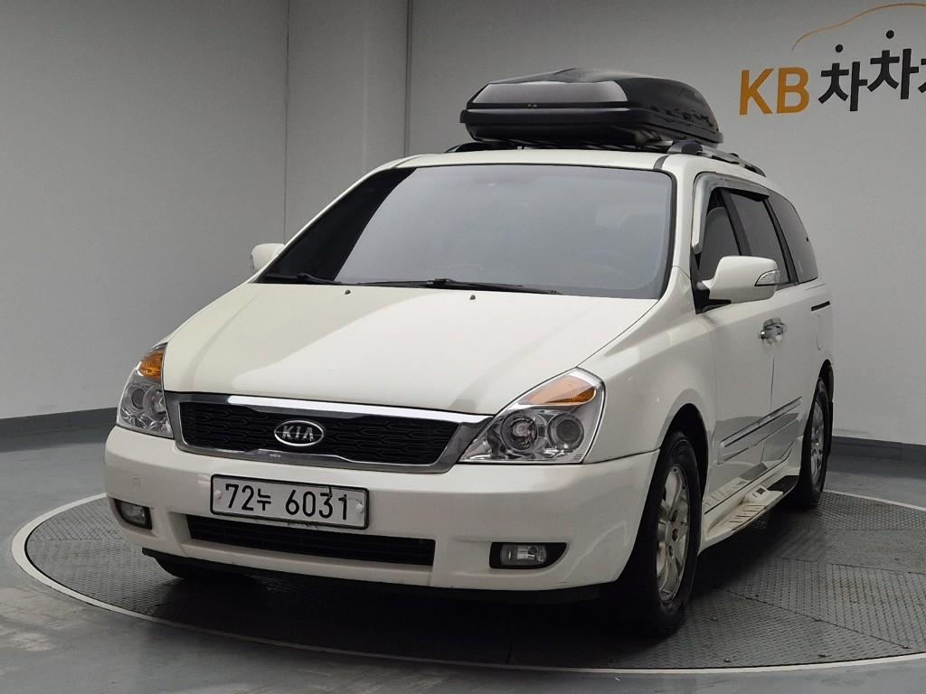 2011 KIA CARNIVAL R 