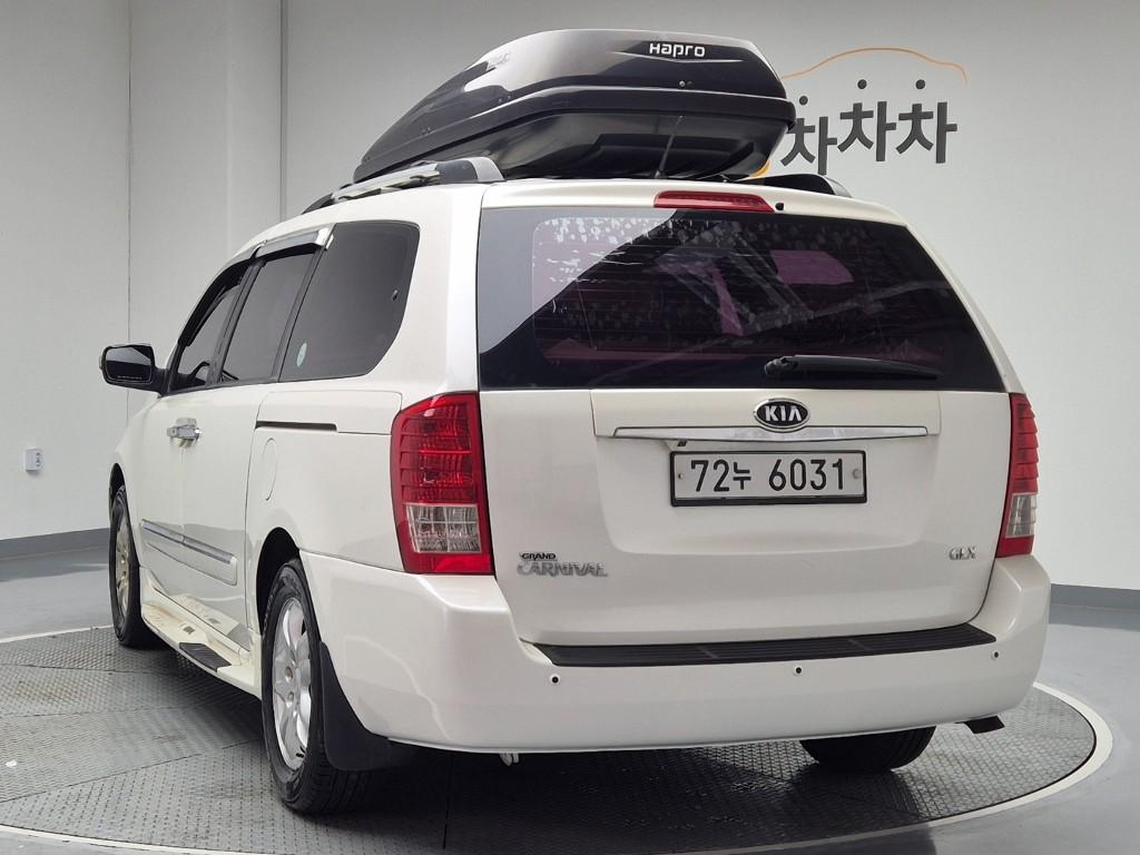 2011 KIA CARNIVAL R 