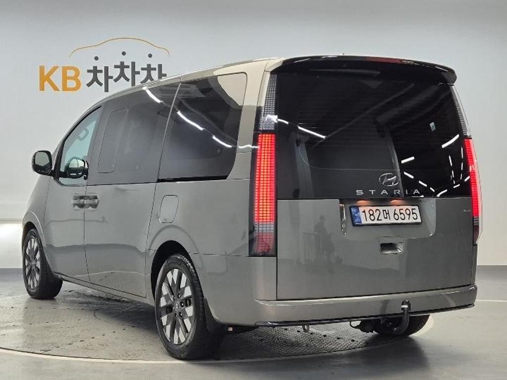 2023 HYUNDAI STARIA 